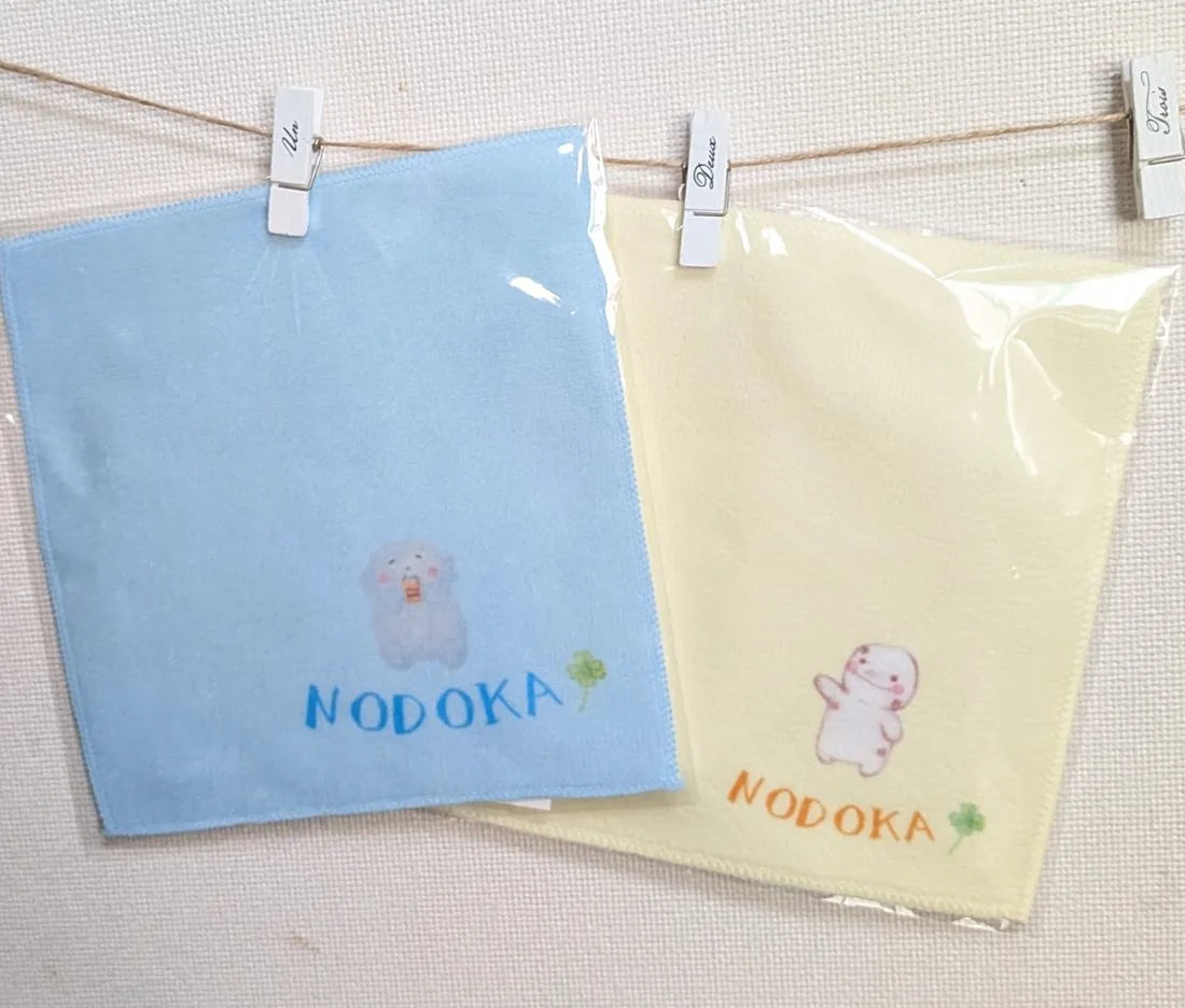 なのなのとふうふうのイラストが入ったハンカチ